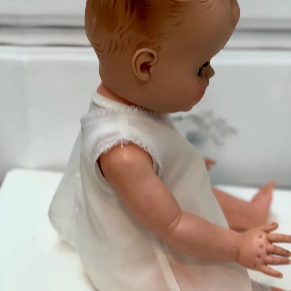 Mid Century Vintage Baby Doll. - Picture 8 of 10